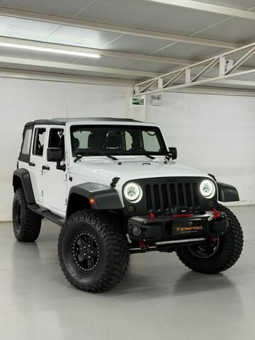 Jeep Wrangler UNLIMITED SPORT 3.6 V6 GASOLINA | MULTIMIDIA | 100K EM ACESSORIOS - foto 2