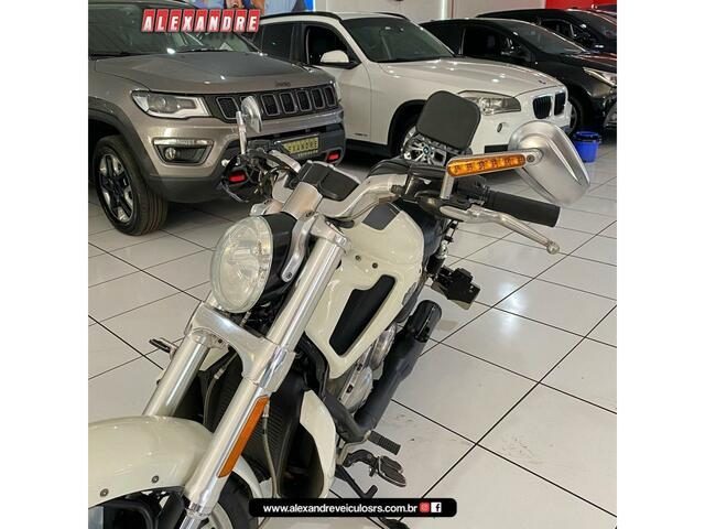 Harley Davidson V-Rod 1250cc MUSCLE VRSCF - foto 2