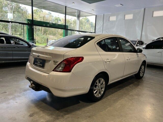 Nissan Versa 1.6 16V FLEX SV 4P MANUAL - foto 3