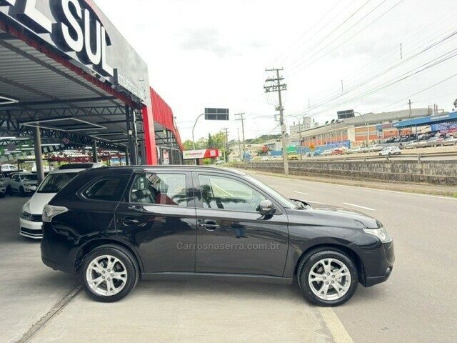 Mitsubishi Outlander 2.0 16V GASOLINA 4P AUTOMÁTICO - foto 2